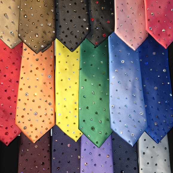 Red Rhinestone Tie - Picture 6 of 8